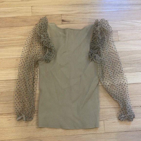 Anthropologie Dolan beige Ruffled Blouse size S
Bought at anthro store - Picture 8 of 14